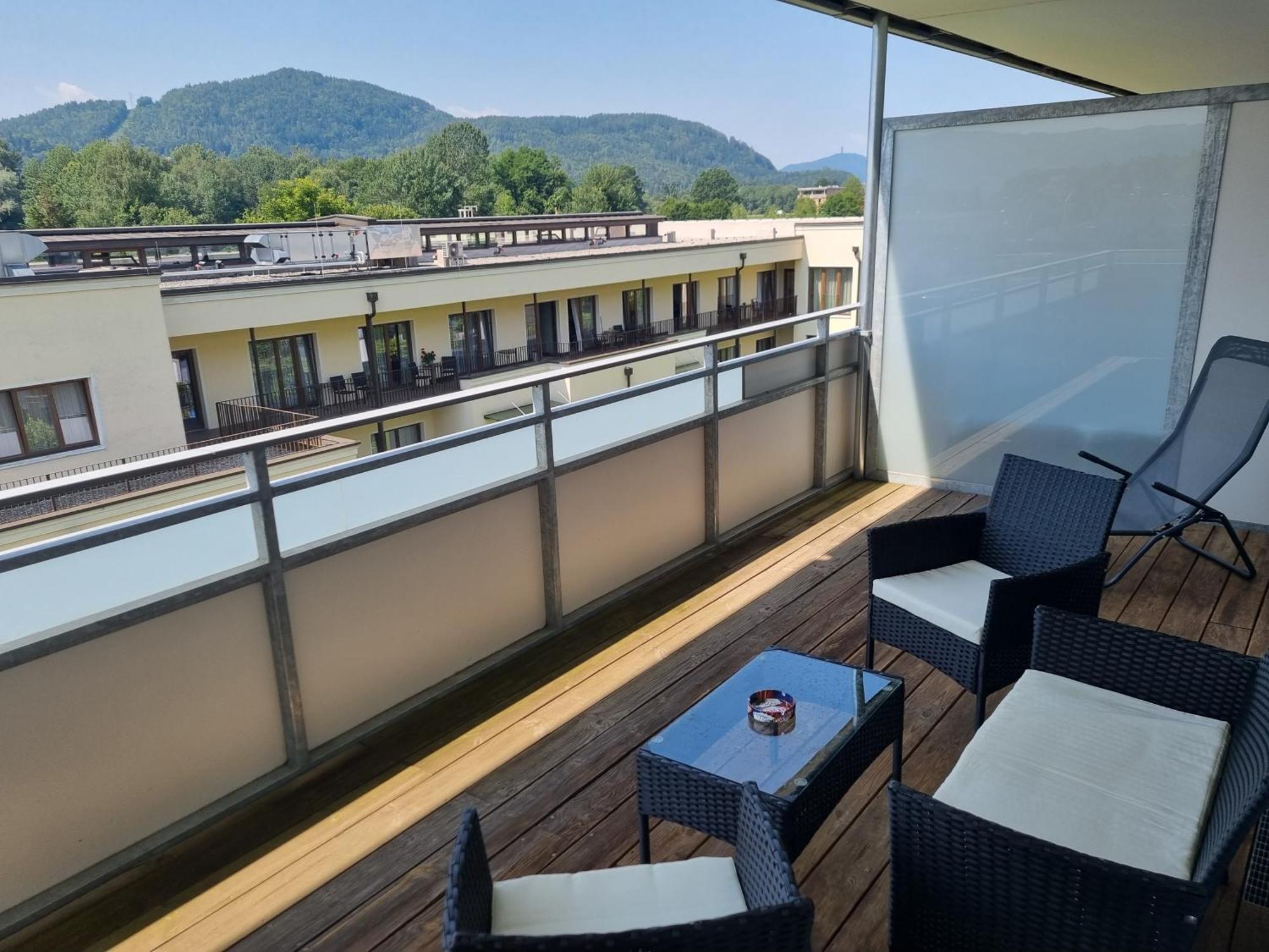 Traumapartment Neben Universitaet Und Lakeside In Klagenfurt Am Woerthersee ! Buitenkant foto